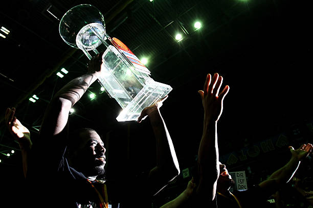 领球队夺得 领球队夺得